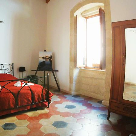 Tra Gli Archi Bed & Breakfast Taranto Exterior photo